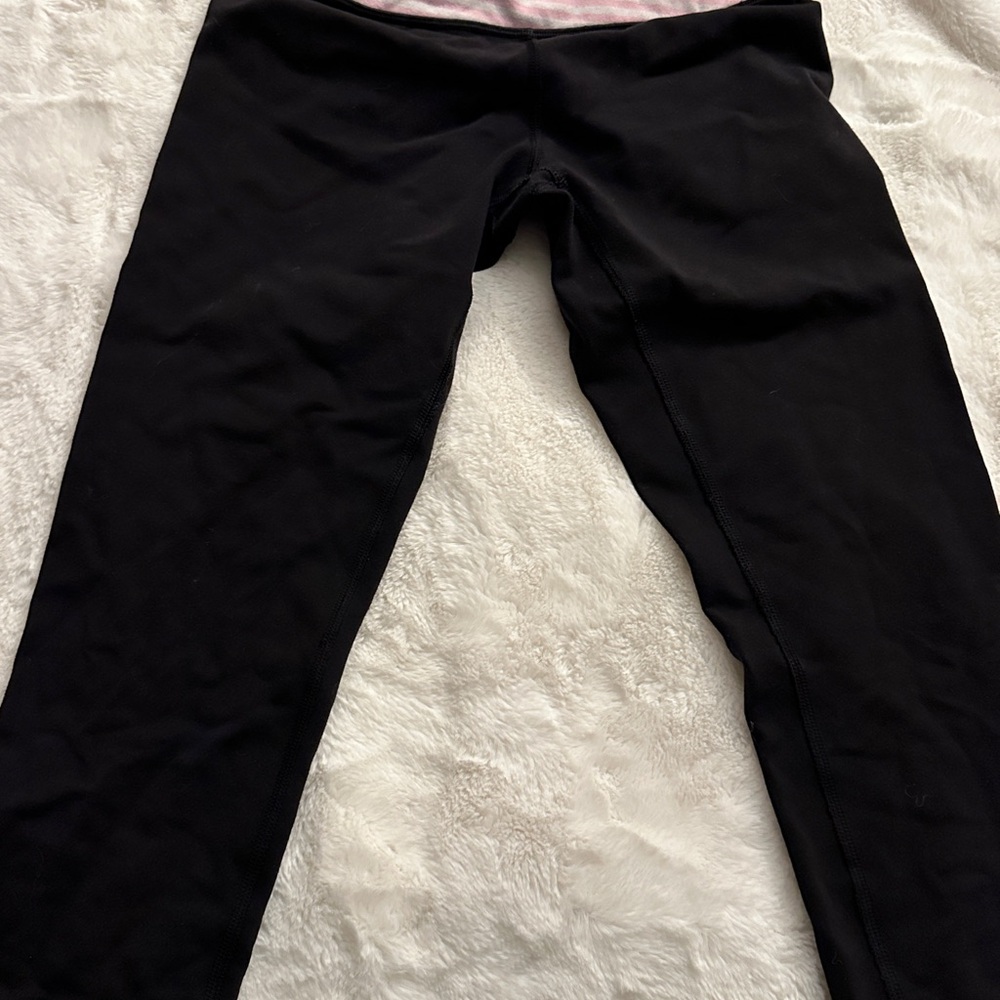 Woman Lululemon Black/ pink Capri Leggings